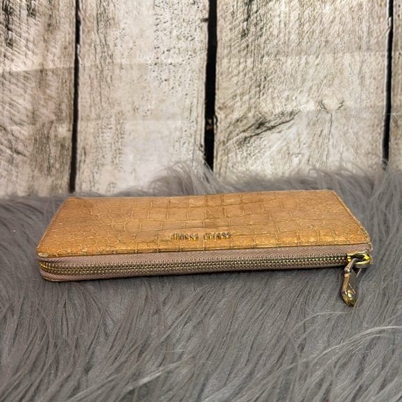 MIU MIU - 3/4 Zip Wallet - Picture 5 of 12